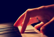 [德甲]马尔穆什传射建功 法兰克福战胜荷尔斯泰因.